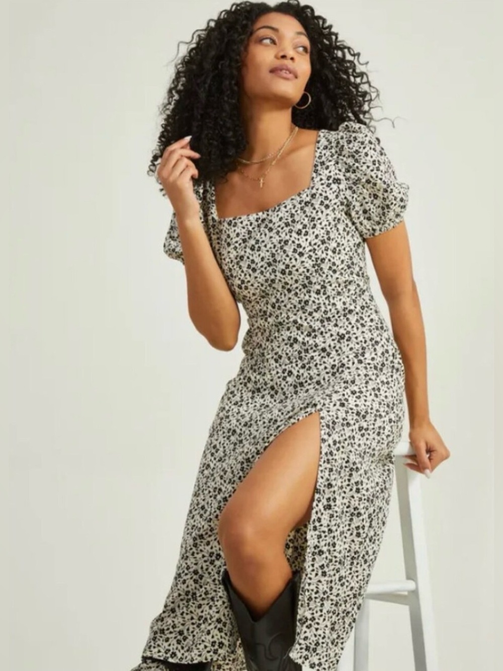 Altar’d State Floral Square-Neck Puff Sleeve MIDI Dress in White/Black